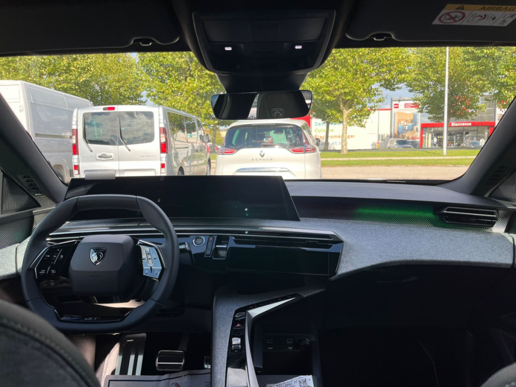 Peugeot 5008 (3) 1.2 HYBRID 145 E-DCS6 GT sans plomb 95 5 portes  (juil. 2025) (co2 126)