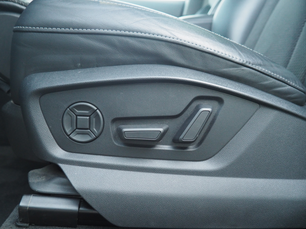 Audi Q7 (2) 60 TFSI e 456ch quattro Tip8 Competition 5 portes  (juin 2020) (co2 74)