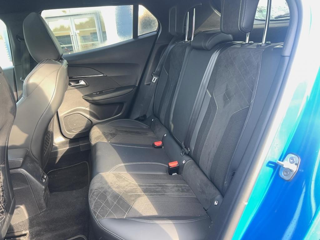 Peugeot 2008 (2) BLUEHDI 130 S&S EAT8 GT PACK