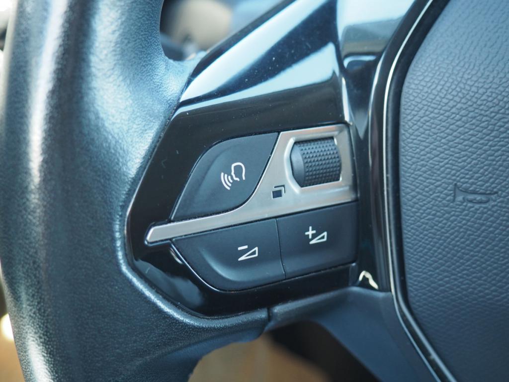 Peugeot 208 PureTech 100 S&S BVM6 Style