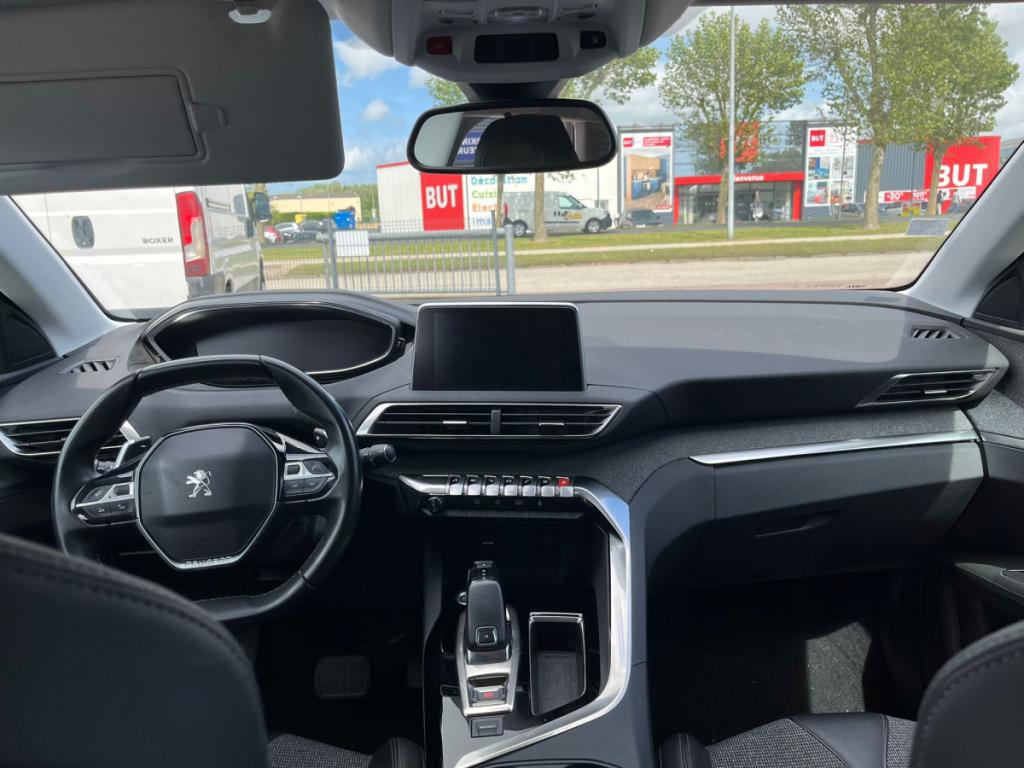 Peugeot 3008 (2) BlueHDi 130 S&S EAT8 ALLURE