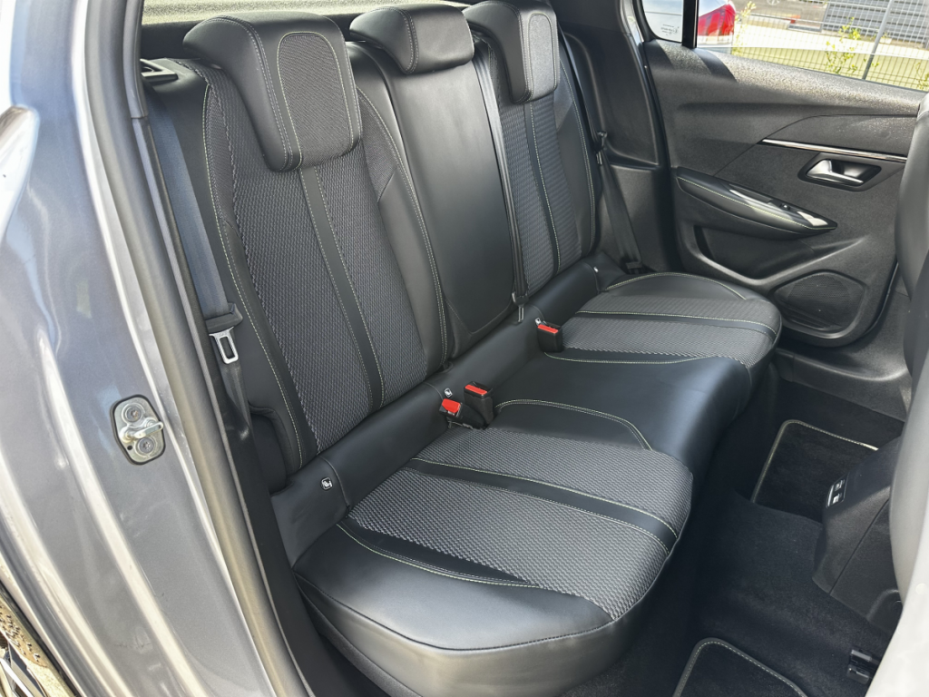 Peugeot 208 (2) Hybrid 136 eDCS6 GT