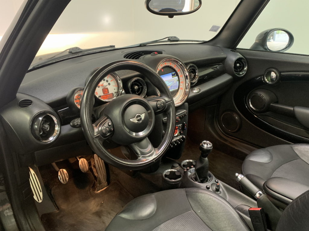 Mini Mini Cabrio (3) Cooper SD 143 ch BVM6