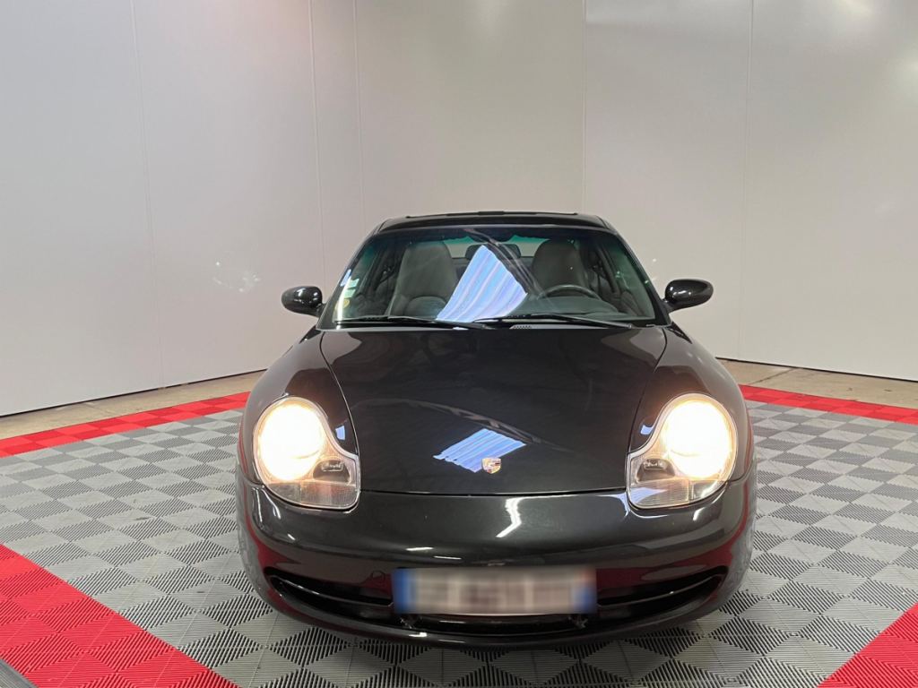 Porsche 911 CARRERA 4 COUPE