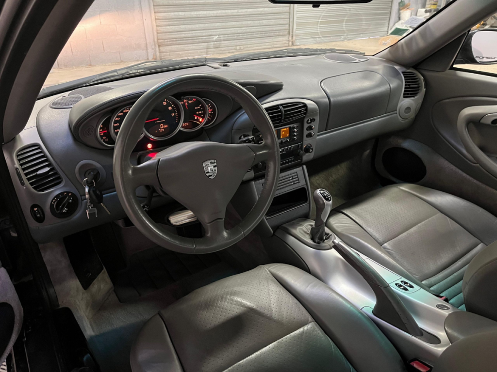 Porsche 911 CARRERA 4 COUPE