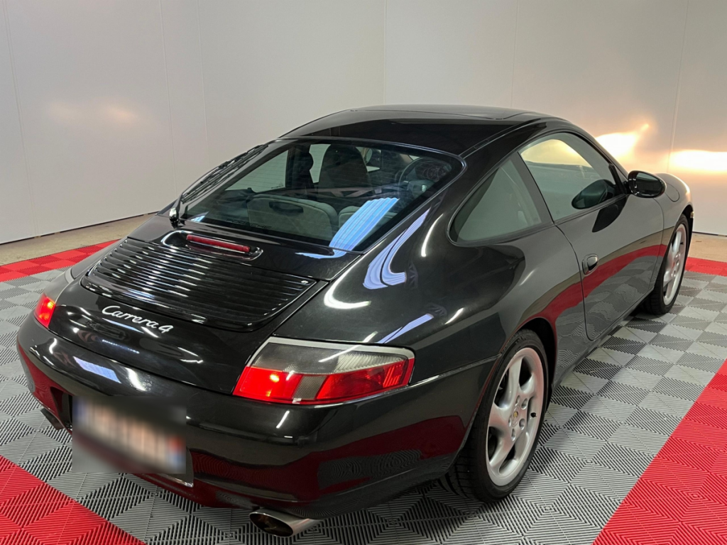 Porsche 911 CARRERA 4 COUPE