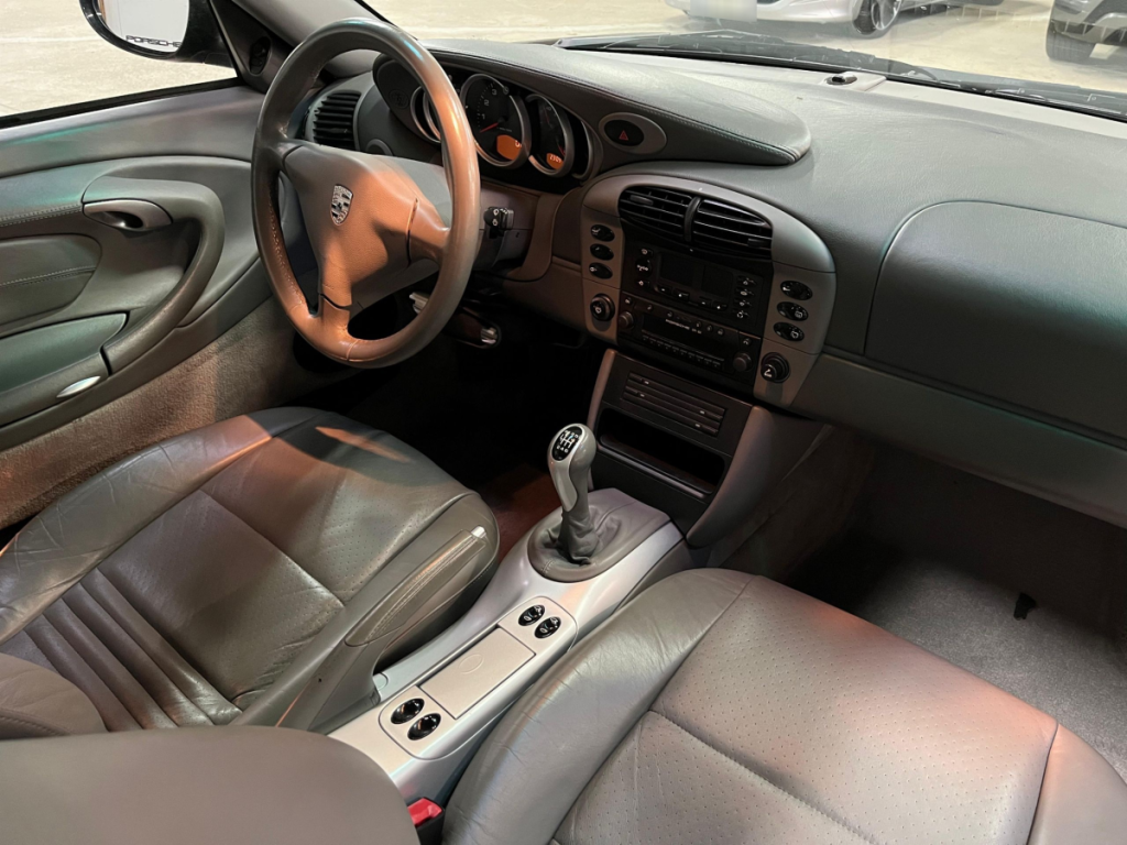 Porsche 911 CARRERA 4 COUPE