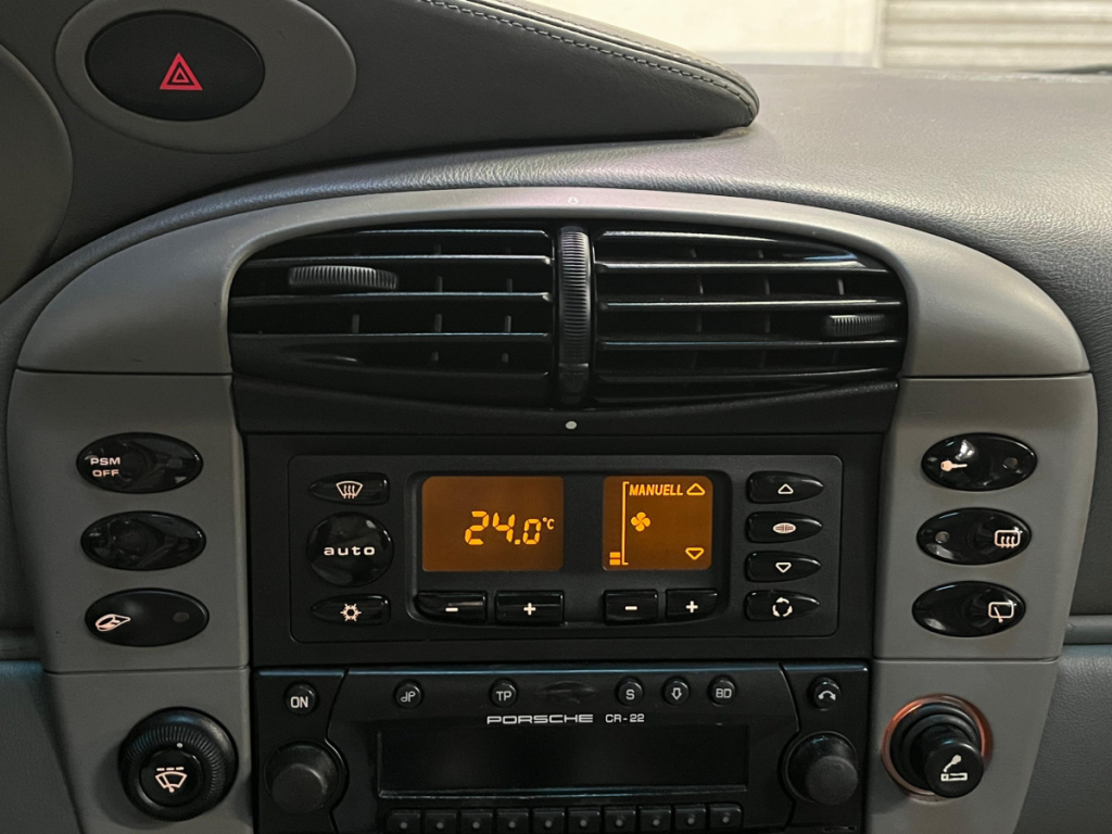 Porsche 911 CARRERA 4 COUPE