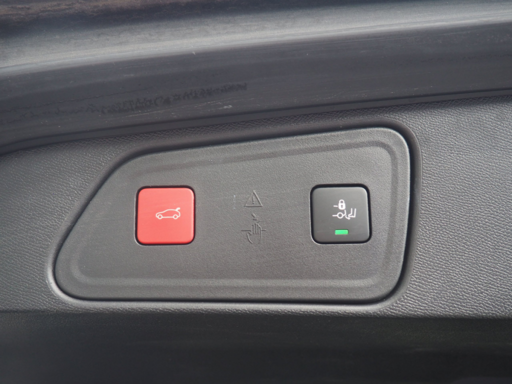 Peugeot 3008 (2) BlueHDi 130 S&S EAT8 GT