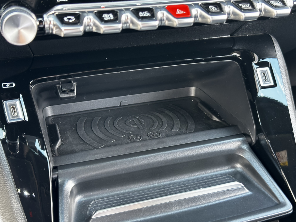 Peugeot 208 (2) Hybrid 136 eDCS6 GT