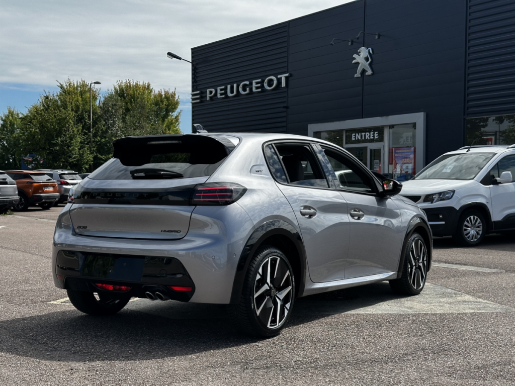Peugeot 208 (2) Hybrid 136 eDCS6 GT