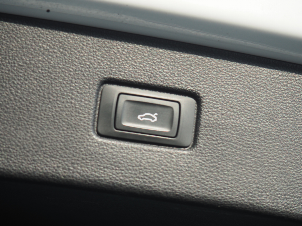 Audi Q7 (2) 60 TFSI e 456ch quattro Tip8 Competition 5 portes  (juin 2020) (co2 74)