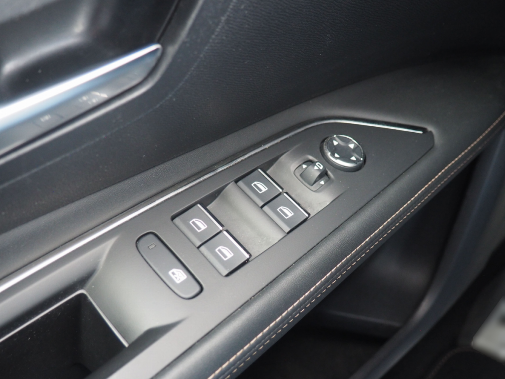 Peugeot 3008 (2) BlueHDi 130 S&S EAT8 GT