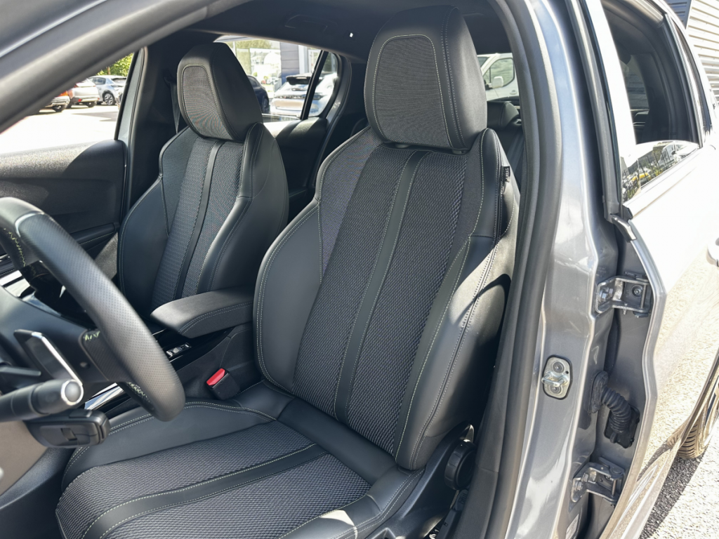 Peugeot 208 (2) Hybrid 136 eDCS6 GT