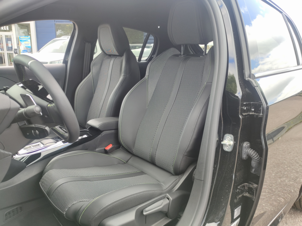 Peugeot 208 (2) Hybrid 110 e-DCS6 GT