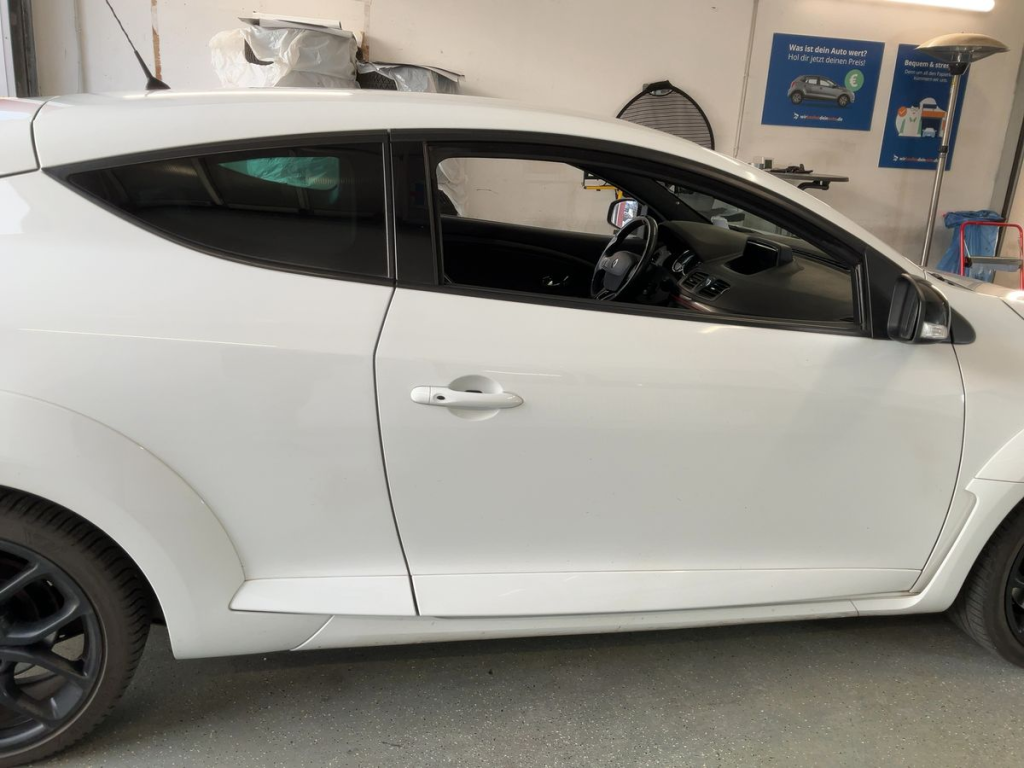 Renault Mégane Coupé Renault Sport (3) R.S. 2.0T 275 S&S E6 sans plomb 95 3 portes Coupé (oct. 20