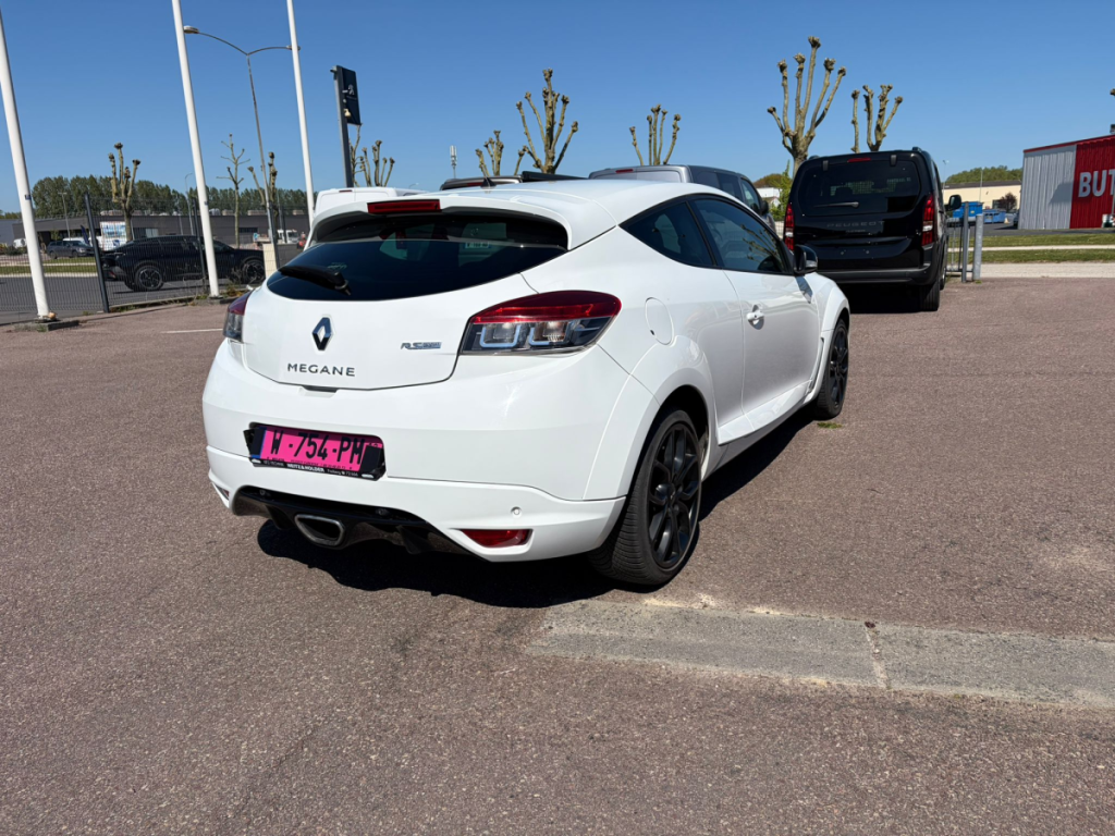 Renault Mégane Coupé Renault Sport (3) R.S. 2.0T 275 S&S E6 sans plomb 95 3 portes Coupé (oct. 20