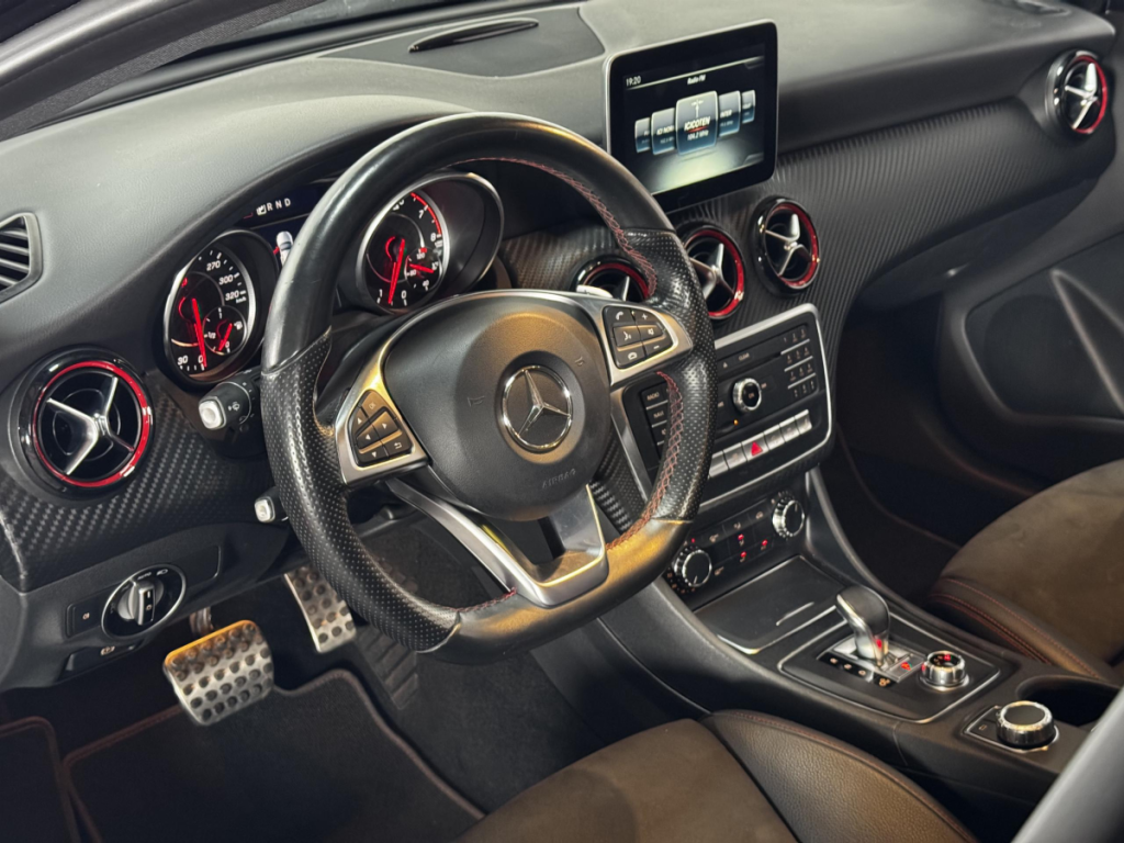 Mercedes Classe A Berline (3) Mercedes-AMG A 45 4MATIC