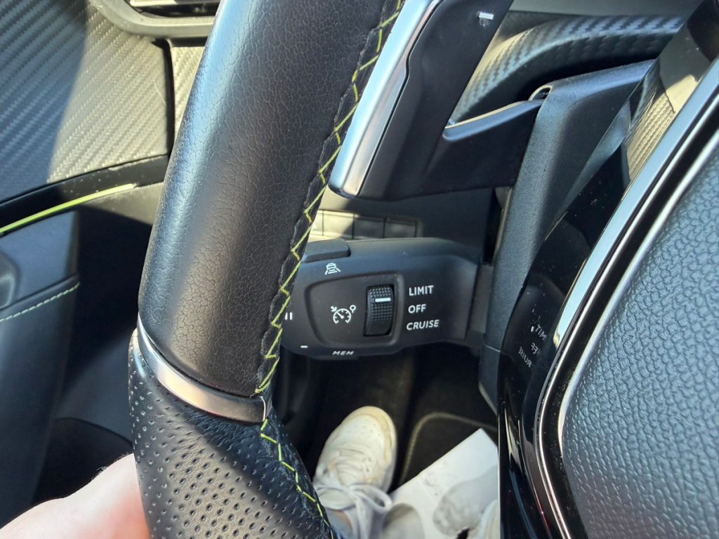 Peugeot 2008 (2) BLUEHDI 130 S&S EAT8 GT