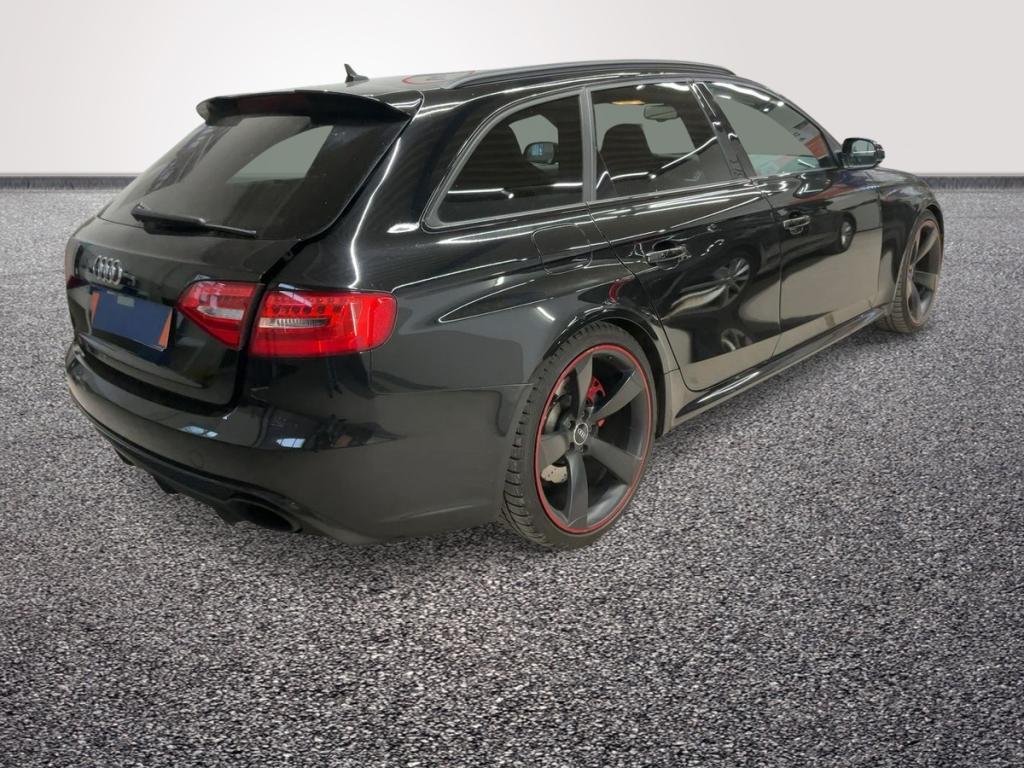 Audi RS4 Avant (4) V8 4.2 FSI S-tronic 7 quattro