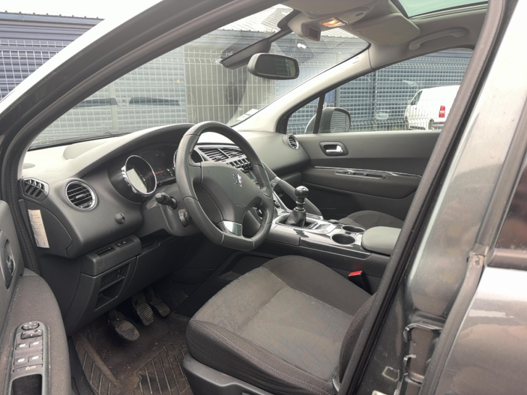 Peugeot 3008 1.6 HDI FAP CONFORT PACK VEHICUELE VENDU UNIQUEMENT AUX PROFESSIONNELS DE L4AUTOMOBILE