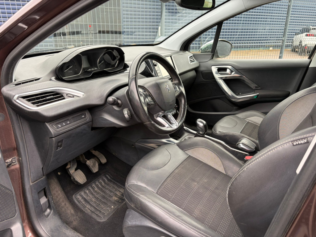 Peugeot 2008 1.6 E-HDi 92 Allure Uniquement pour les professionnel de l'automobile
