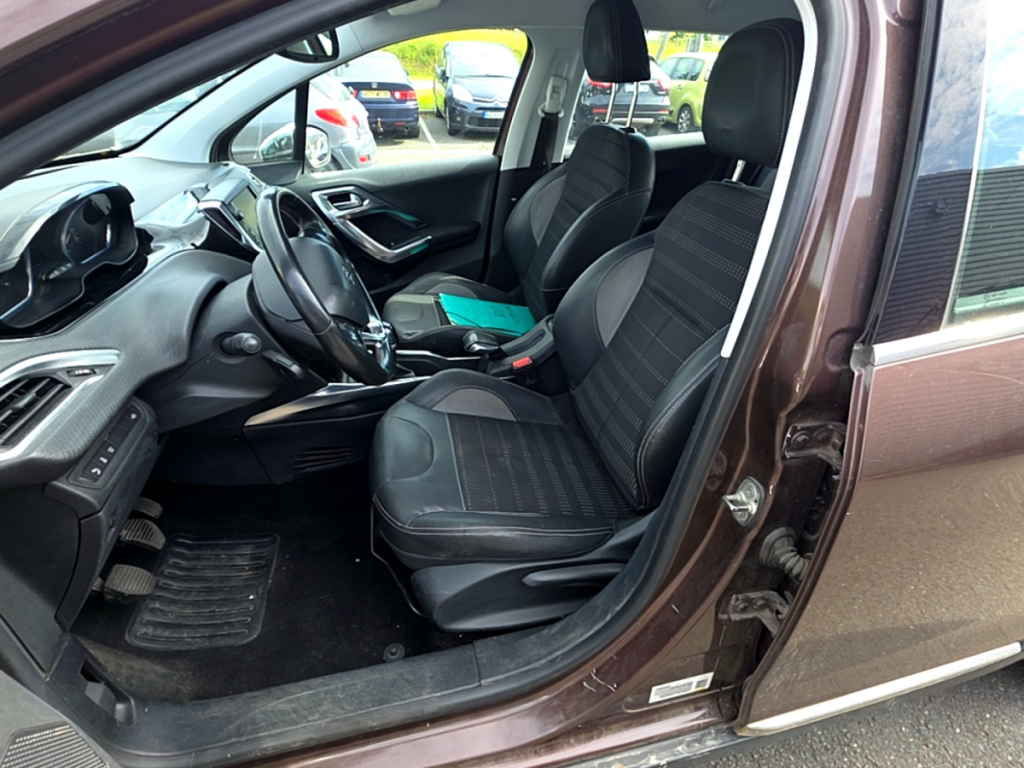 Peugeot 2008 1.6 E-HDi 92 Allure Uniquement pour les professionnel de l'automobile