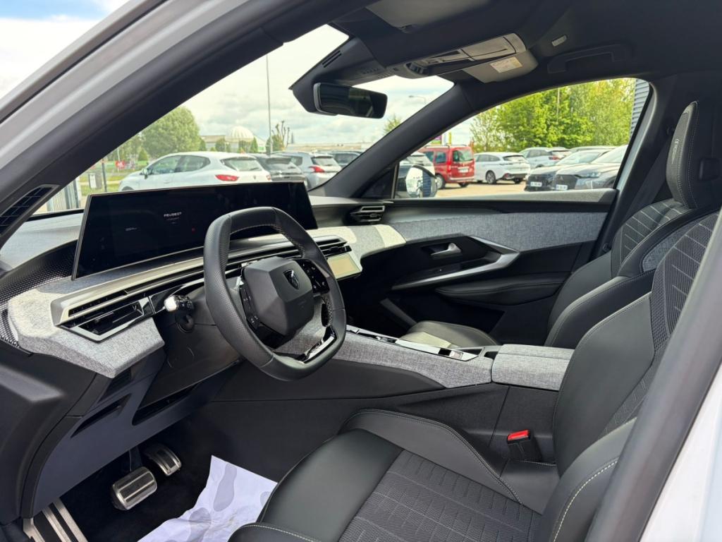 Peugeot 5008 (3) 1.2 HYBRID 145 E-DCS6 GT