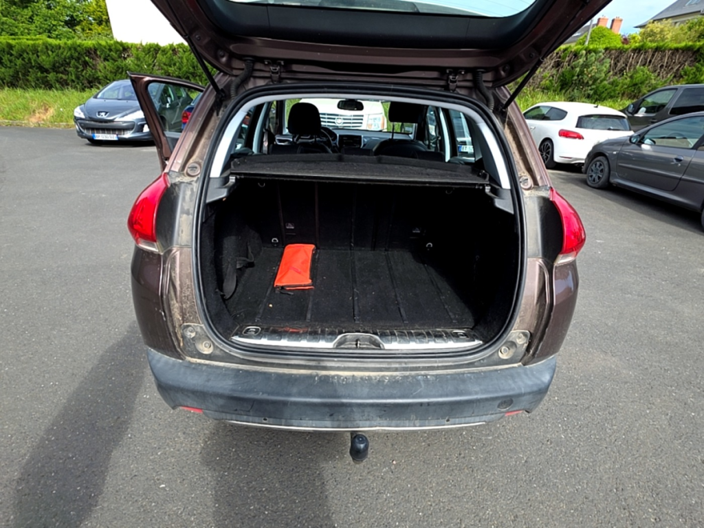 Peugeot 2008 1.6 E-HDi 92 Allure Uniquement pour les professionnels de l'automobile