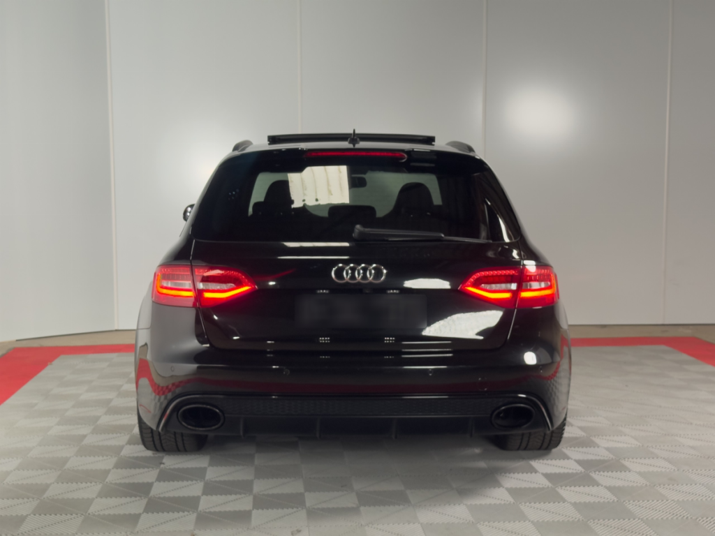 Audi RS4 Avant (4) V8 4.2 FSI S-tronic 7 quattro