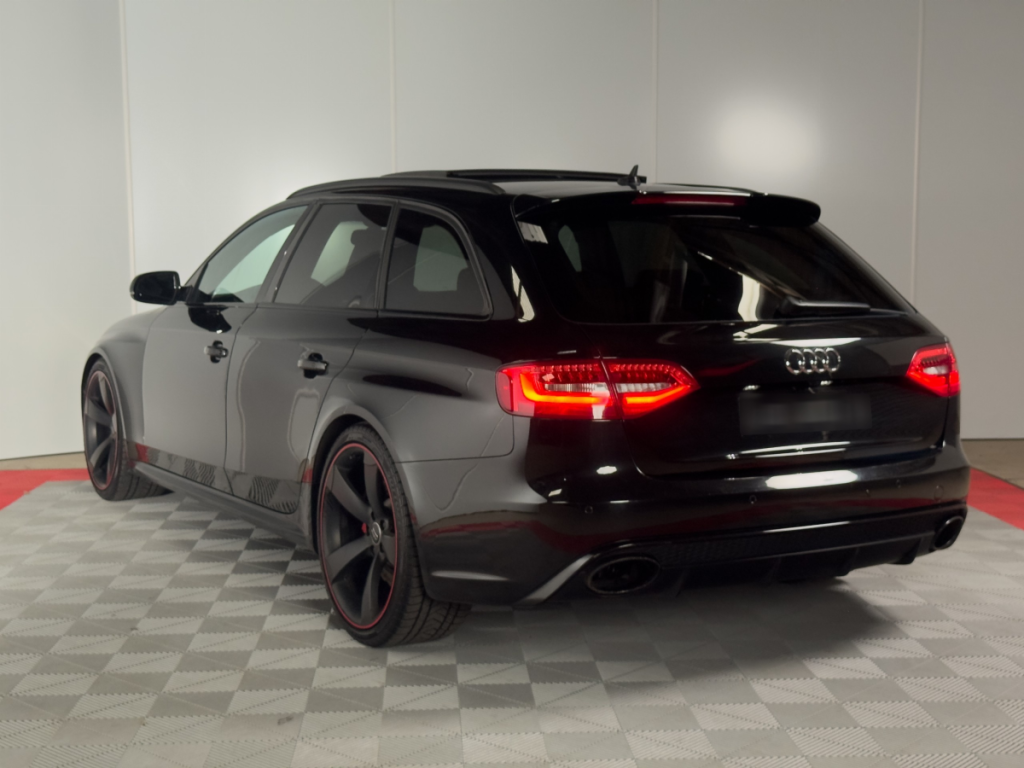 Audi RS4 Avant (4) V8 4.2 FSI S-tronic 7 quattro