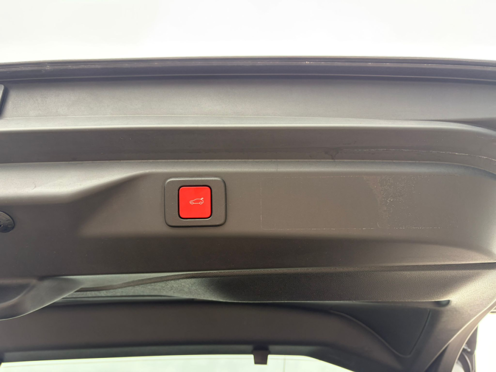Peugeot 3008 (3) 1.2 HYBRID 136 E-DCS6 GT