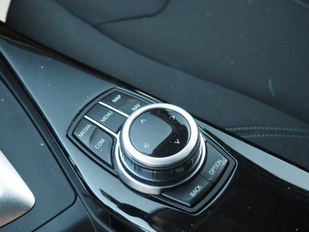 Bmw Série 1 (2) 118d Business Design (F20 LCI)  5 portes  (janv. 2018) (co2 109)