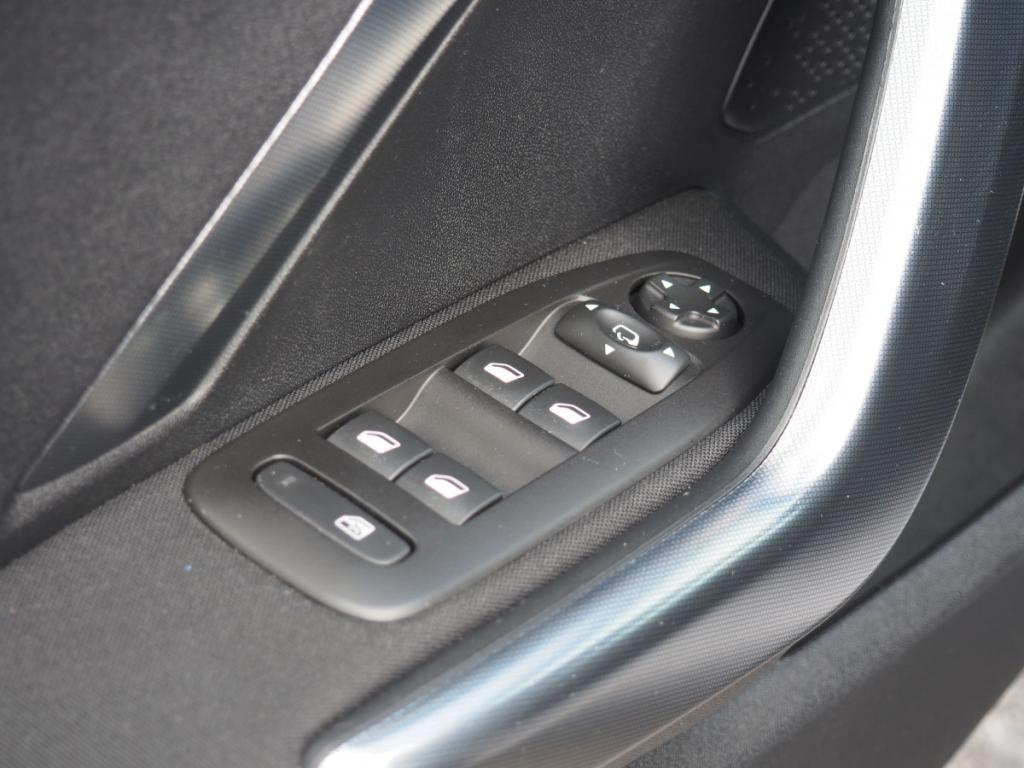 Peugeot 2008 Puretech 130 S&S €6.c ALLURE